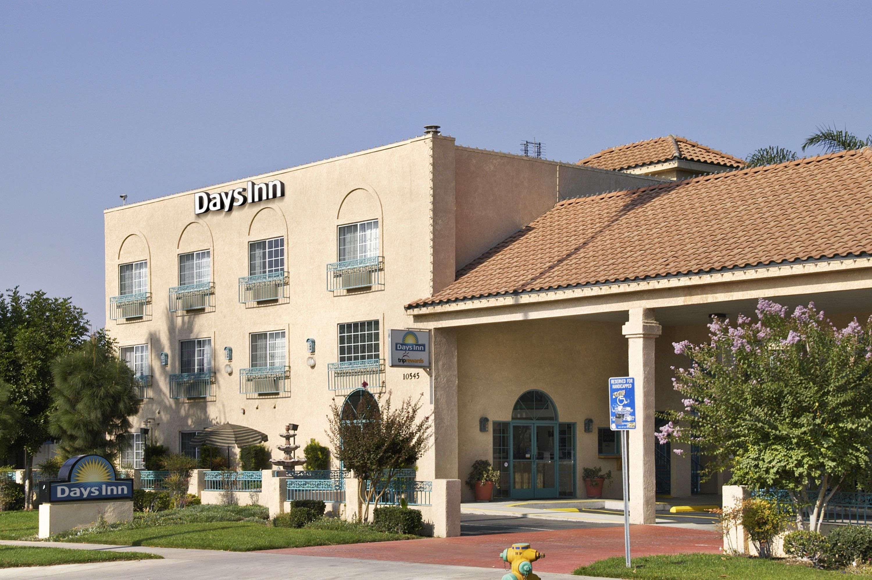 Days Inn By Wyndham Riverside Tyler Mall Buitenkant foto