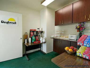 Days Inn By Wyndham Riverside Tyler Mall Buitenkant foto
